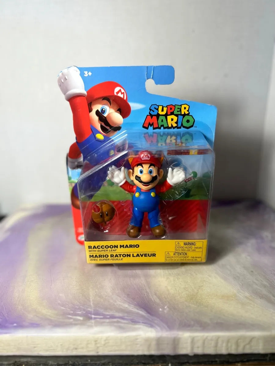 World of Nintendo Super Mario Action Figure 4-Inch Raccoon Mario w/ Super Leaf